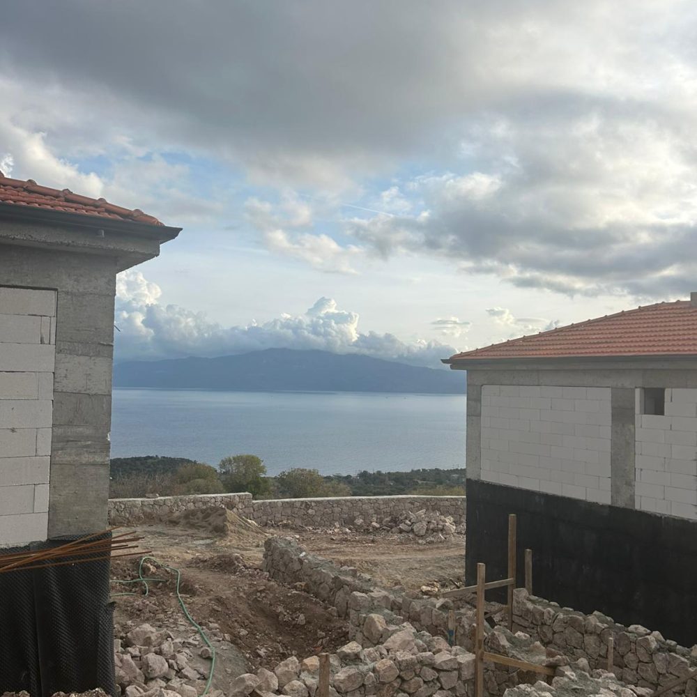 WhatsApp Image 2025-10-23 at 17.48.42